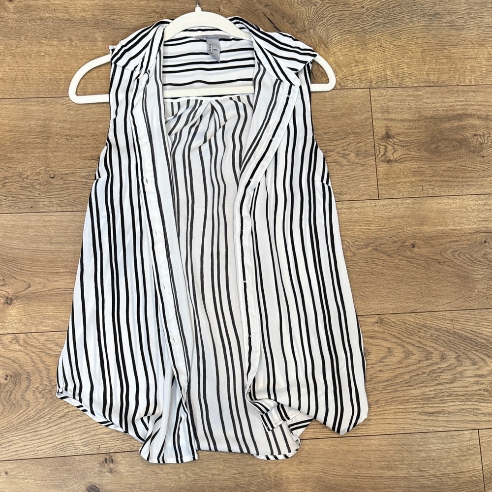 Black and White H &M Striped Sleeveless Blouse